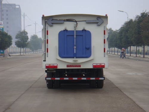高效環(huán)保的城市清潔助手——5方小型多利卡掃路車